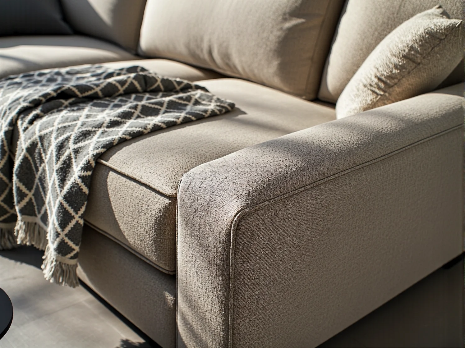 Stylowy i trwały narożnik wodoodporny w przestrzeni publicznej zachowujący estetykę